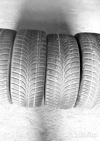 Bridgestone Blizzak LM-30 235/45 R18