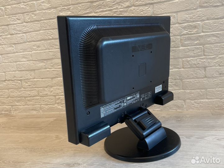 Монитор NEC multisync 22” с встроенными колонками