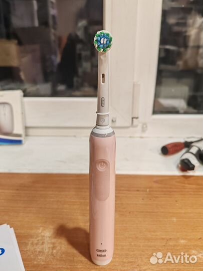 Зубная щётка Oral-B Pro Series 3 (розовая)