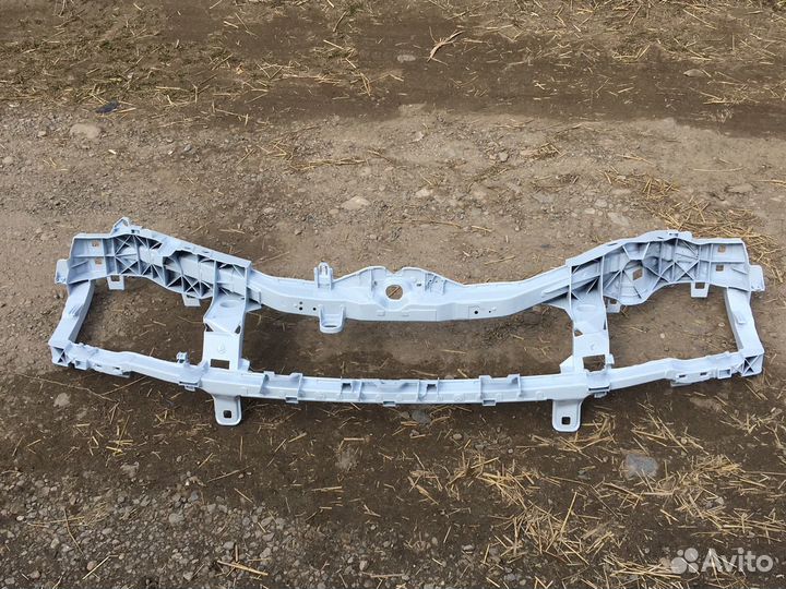 Рамка радиатора (телевизор) Ford