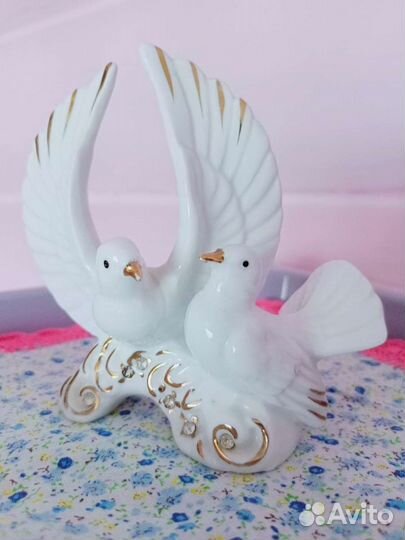 Статуэтка голубь