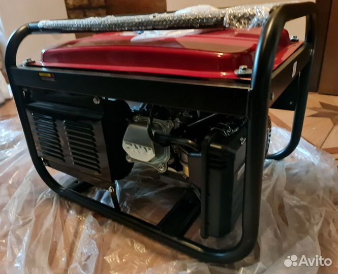 Бензиновый генератор Honda eg 5500cxs новый