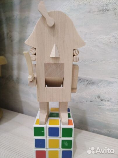 Деревянный щелкунчик