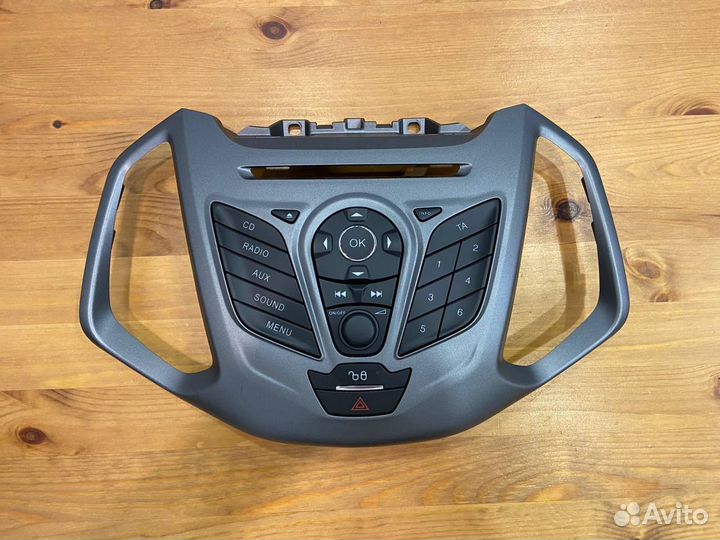 Панель управления магнитолой Ford Ecosport (2017)