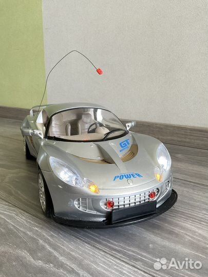 Машинка (автомобиль) радиоуправляемая