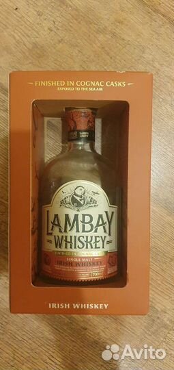 Пустая бутылка от виски в коробке