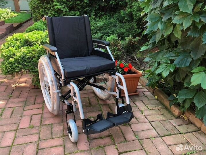Инвалидная коляска с углом наклона комнатная