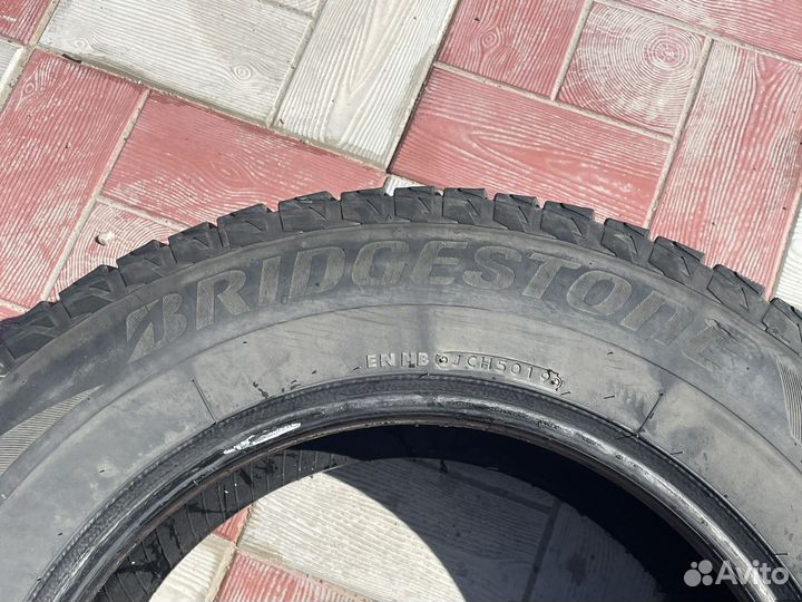 Bridgestone Blizzak Ice 215/65 R16