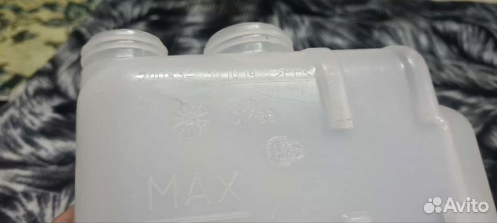 Бачки ваз 2114,15 приора