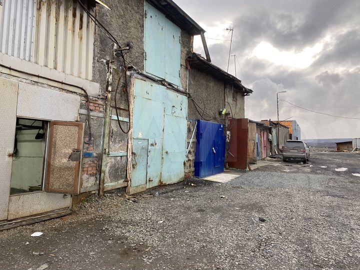 Гараж, > 30 м²