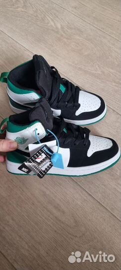 Кроссовки 35размер