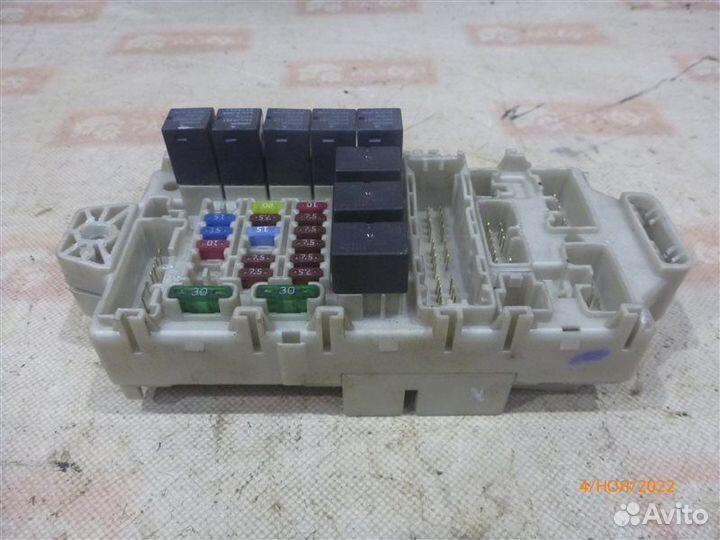 Блок предохранителей Mitsubishi Lancer CS3A 4G18