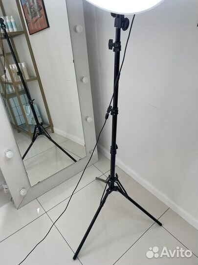 Кольцевая лампа со штативом бу 45 см