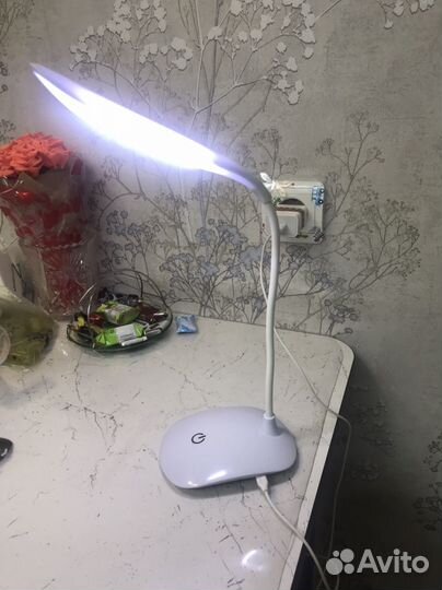 Лампа настольная светодиодная