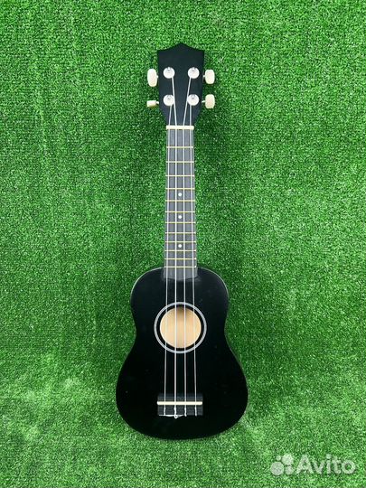 Укулеле сопрано с комплектом