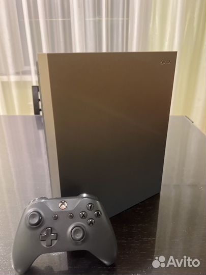 Xbox One X Gold Rush edition