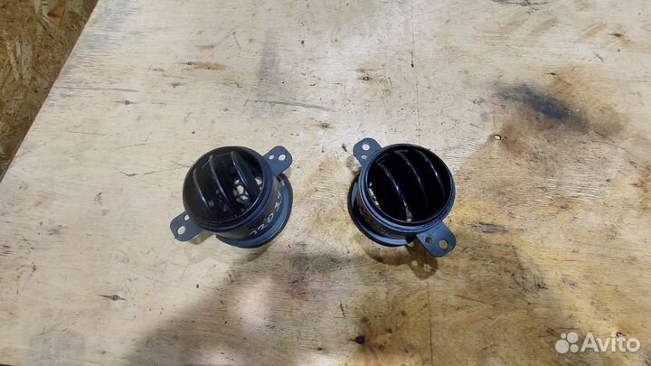 Дефлектор воздуховода правый/левый Geely MK 1