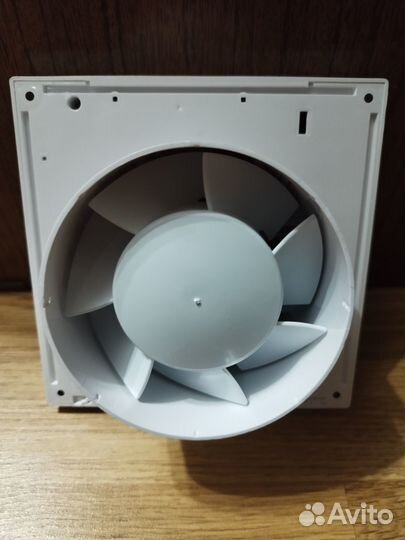 Вентилятор вытяжной ERA 4S