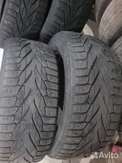 Nokian Tyres Hakkapeliitta R2 SUV 255/55 R18