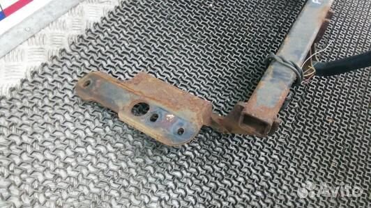 Фаркоп (прицепное устройство) toyota avensis T27