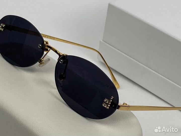 Солнцезащитные очки Fendi