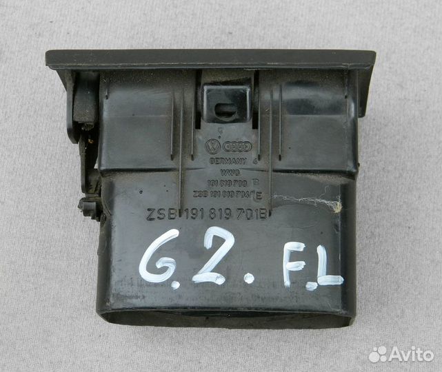 Дефлектор торпедо левый VW Golf 2