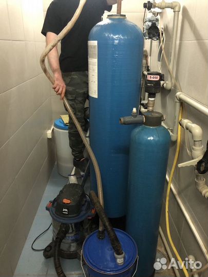 Перезасыпка фильтра для воды, замена засыпки