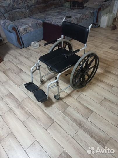 Кресло коляска для инвалидов