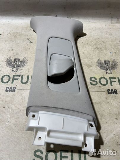 Обшивка центральной стойки салона левая Lexus