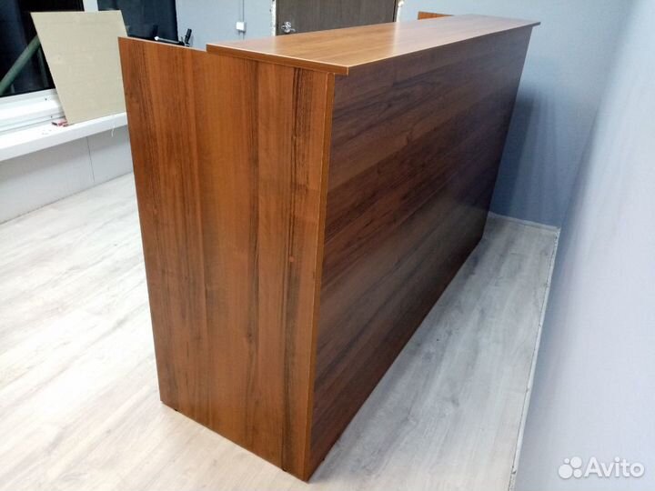 Стойка ресепшн, новая