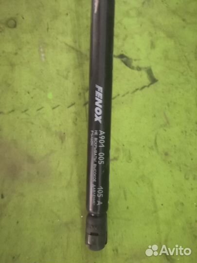 Амортизатор крышки багажника Лада Калина