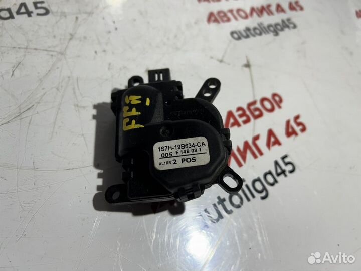 Моторчик заслонки печки Ford Focus 2