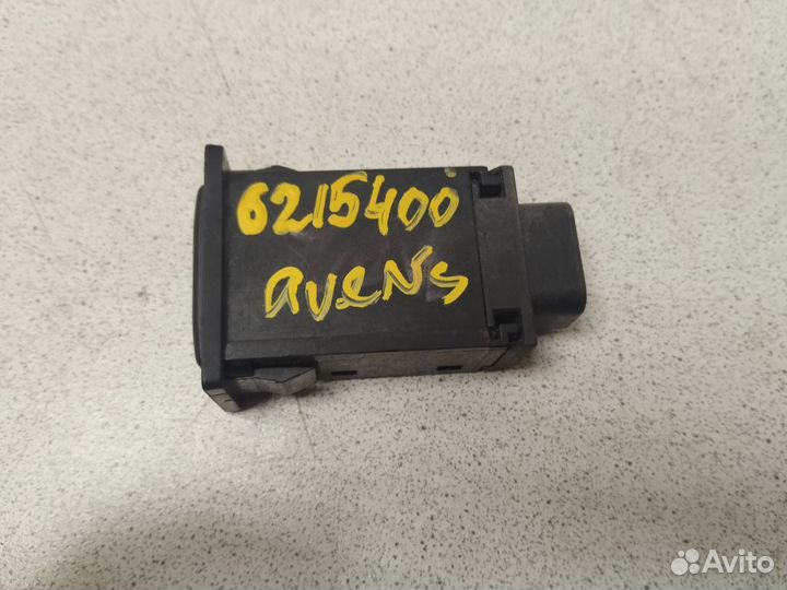 Кнопка Тойота Avensis 2 T250