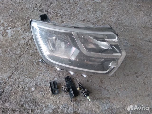 Фара правая Renault Duster 2