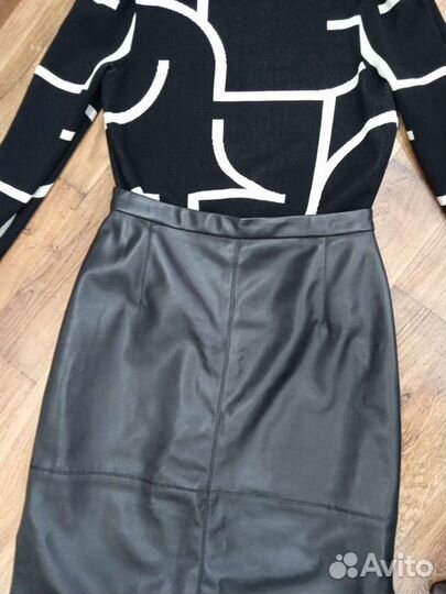 Комплект :кожаная юбка 12 storeez и свитер hm