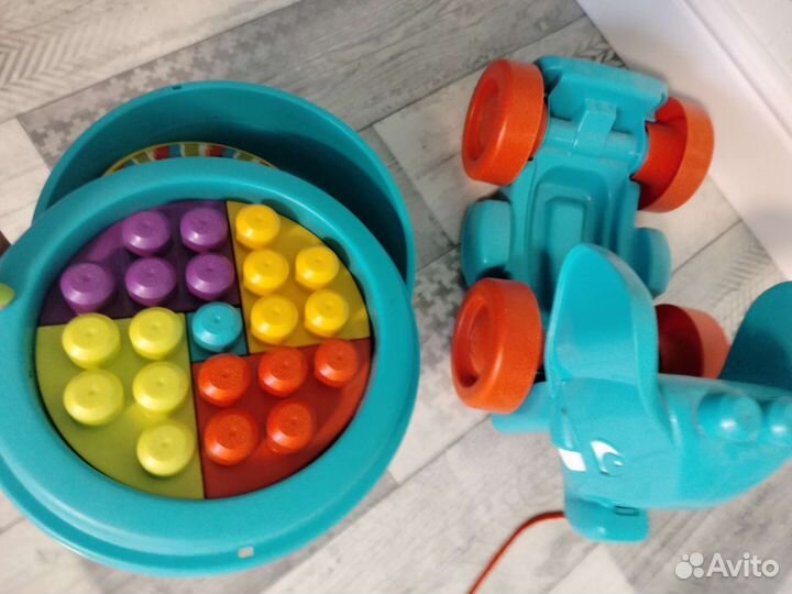 Каталка слон с конструктором