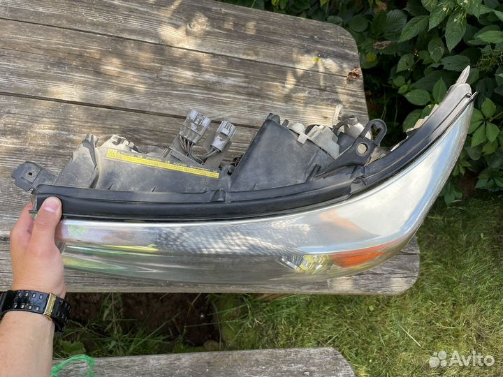 Фара левая toyota land cruiser 200