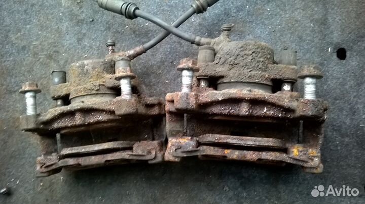 Тормозной суппорт передний Ford Mondeo 4