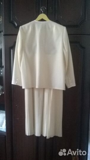 Женский костюм