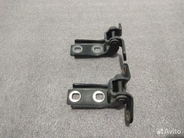 Петли двери перед левой компл Chevrolet Cruze