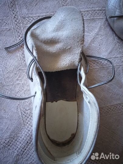 Ботинки для антикварок