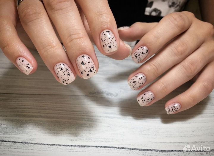 Маникюр, гельлак