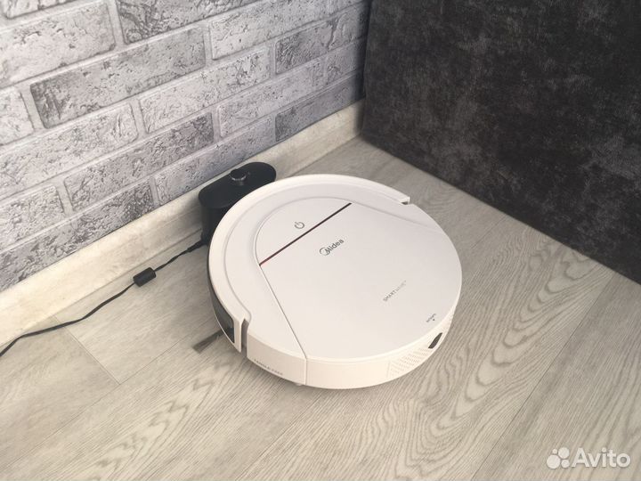 Робот-пылесос Midea VCR03