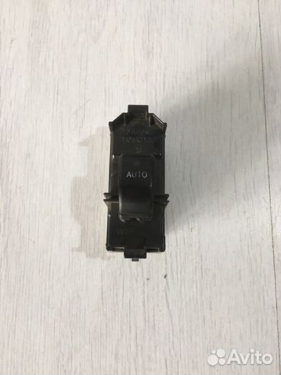 Кнопка стеклоподъемника lexus IS350 3.5 ат седан