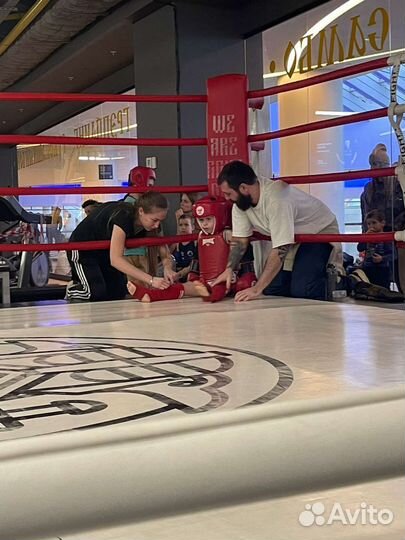 Персональный тренер по фитнесу и тайскому боксу