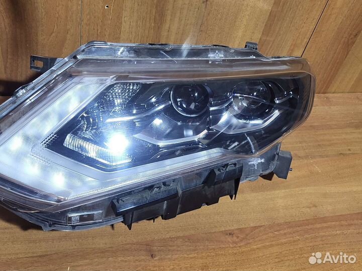 Nissan 10 trail t32- фара передняя левая