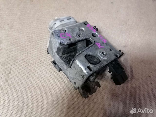 Замок передней правой двери Audi 100 C4