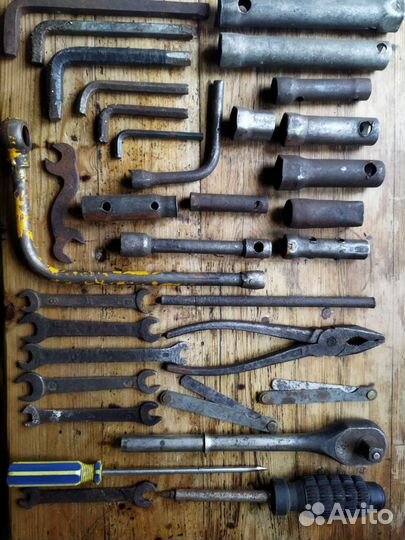 Старинный инструмент