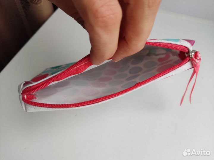 Пакетом женская косметичка на молнии 2 шт