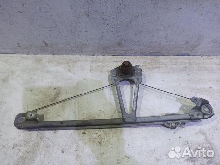Стеклоподъемник механический задний правый